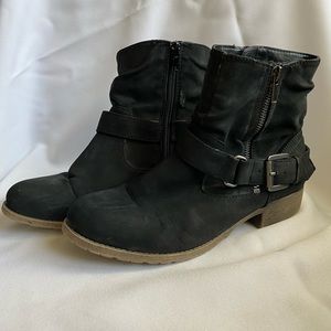 Grunge Black Buckle Boots